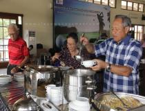 lunch gombel golf